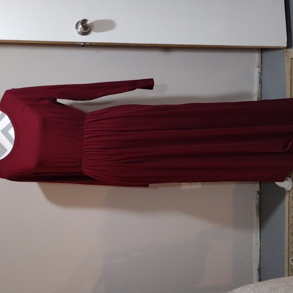 Long sleeved maxi dress Large burgundy
